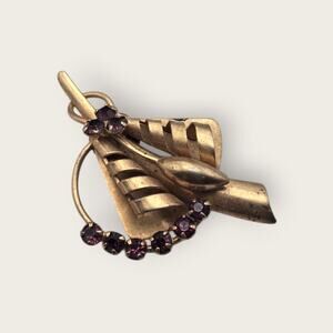 Vintage 1940s Gold-Tone Ribbon Brooch with Amethyst Rhinestones